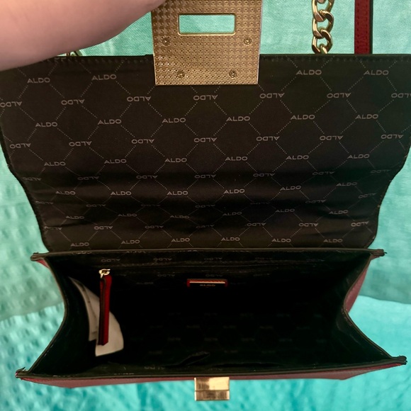 Aldo - bag - red - gold chain and zipper details - Picture 5 of 5